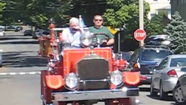 Bob goes for a ride on the 1923 Kearns #4 смотреть онлайн