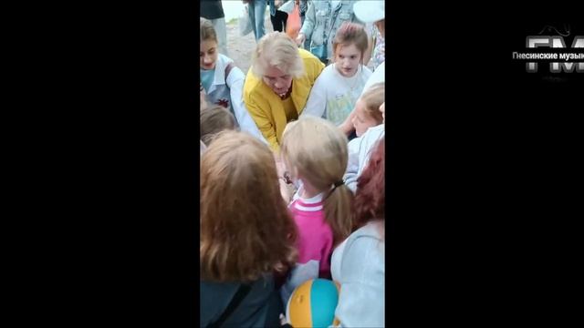 Мы команда - Мы сила! - хор Московские колокольчики. смотреть онлайн