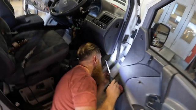 Pro tips! Mongoose Alarm & Central Locking Installation on Mercedes Vito Van! смотреть онлайн