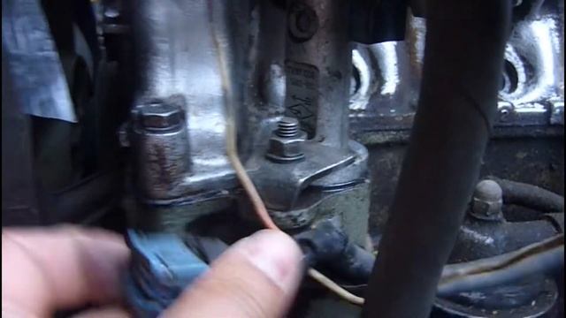 Черные свечи зажигания, сильный нагар из-за богатой смеси, Нива каптит как паровоз смотреть онлайн