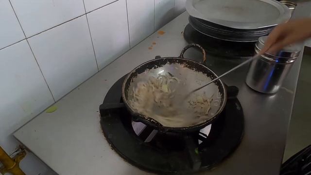 CARROT MEZHUKKUPURATTI традиционное блюдо штата Керала Индия. смотреть онлайн