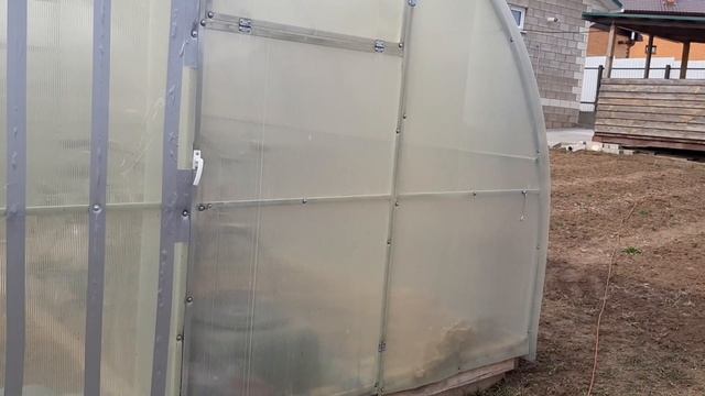 Небольшой ремонт теплицы женскими руками смотреть онлайн