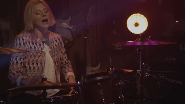 Neon Trees - Everybody Talks (Guitar Center Sessions on DIRECTV) смотреть онлайн