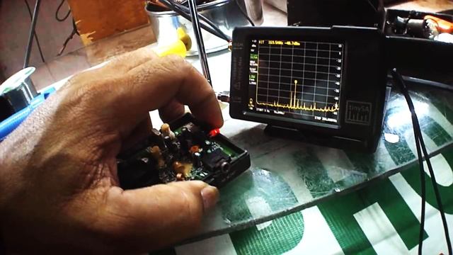 Tiny SA Spectrum Analyzer Test смотреть онлайн