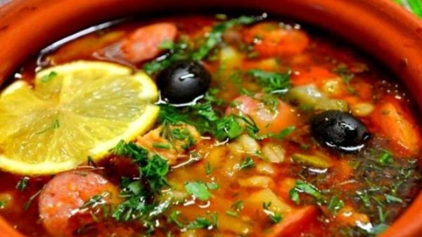 Солянка домашняя с картофелем. Солянка сборная мясная.