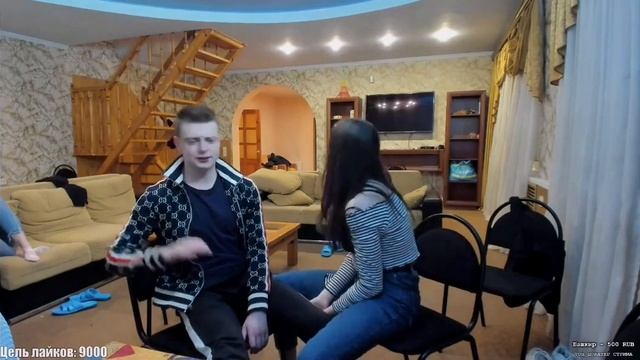 Мелстрой поцеловал Олю в засос ❤️ смотреть онлайн