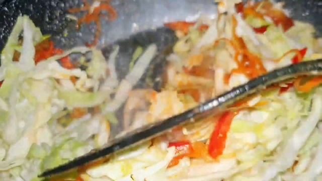 ПОСТНАЯ ТУШЁНАЯ КАПУСТА! С РИСОМ! ОВОЩАМИ! LENTEN STEWED CABBAGE! смотреть онлайн