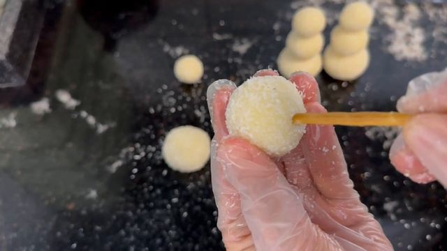 Новогодний десерт. Снеговики ☃️☃️☃️ Быстрый и вкусный рецепт, справятся даже дети!