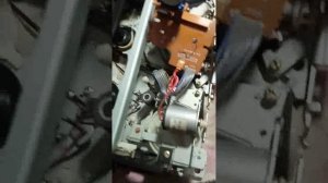 и снова видео плеер FUNAI , замена пасика, выброса видео кассеты,, это у них болячки