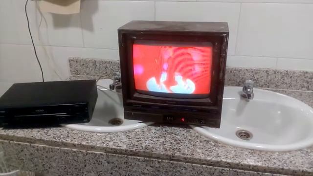 Vanguard 1988 14" TV with TOSHIBA CRT смотреть онлайн