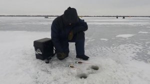 Зимняя рыбалка на озере Ильмень