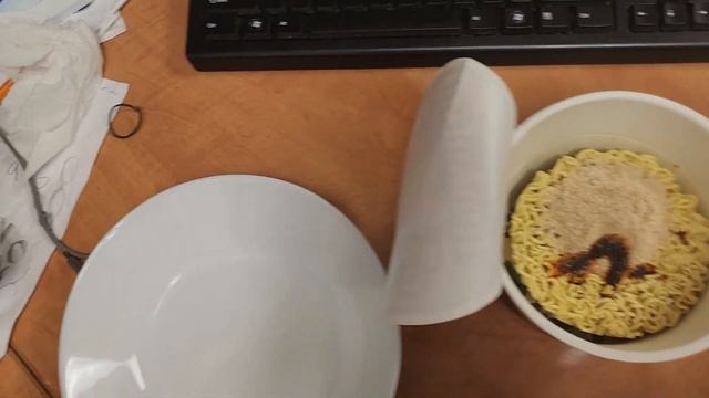 Nongshim Tonkotsu Ramen Review from Costco смотреть онлайн