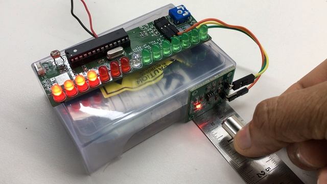 15 LED's Arduino Bar-graph Display and AD22151 Magnetic Field Sensor смотреть онлайн