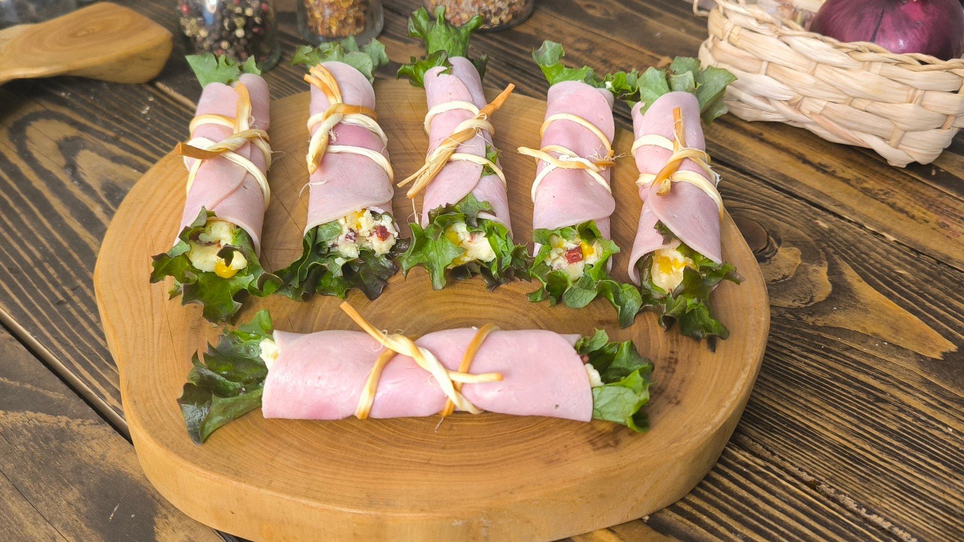 рулетики из ветчины с сыром. самый вкусный вариант. праздничный новогодний рецепт смотреть онлайн