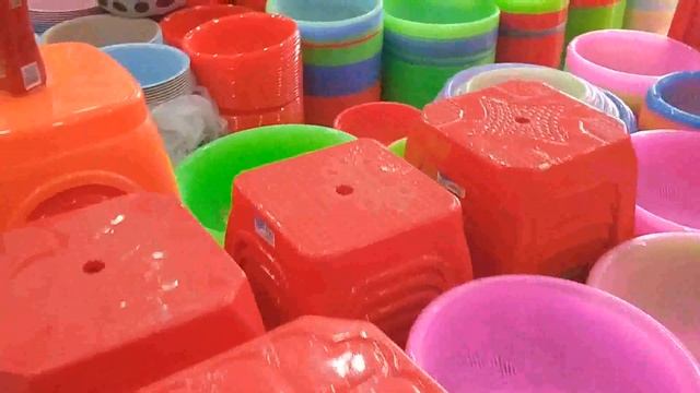 Plastic Products Market in Guangzhou Wholesale Markets Plastic Daily Necessities Plastic Utensils смотреть онлайн