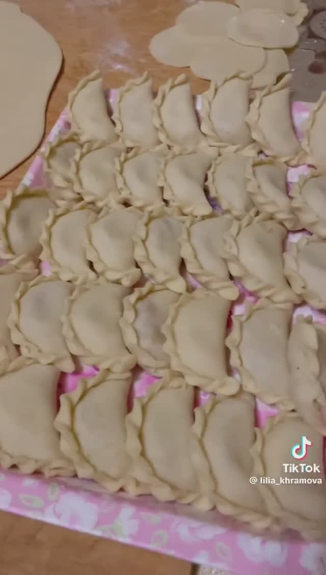 Вкусные вареники с картофелем и квашеной капустой!!! смотреть онлайн
