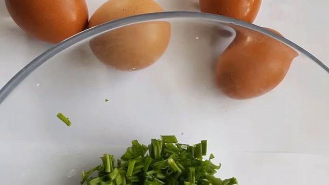 Салат: зелена цибуля з яйцем смотреть онлайн