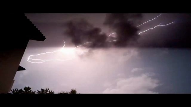 Lightning Over Mexico смотреть онлайн