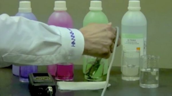 Hanna Lab: HI991001 Portable pH Meter