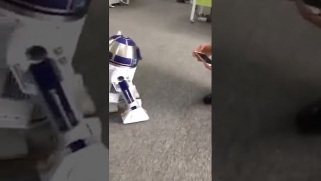 Собранный R2-D2 от ДеАгостини смотреть онлайн