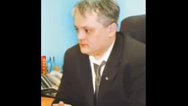 до боли знакомо, может это брат нашего вымышленого начальника? смотреть онлайн