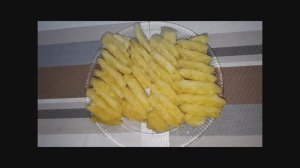 Как просто и красиво порезать ананас