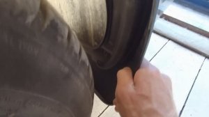 Volkswagen Polo. Установка брызговиков своими руками.
