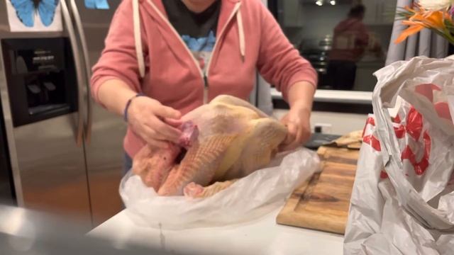 How to freeze a fresh turkey part 1 | AMI Studios Chicago hunters смотреть онлайн