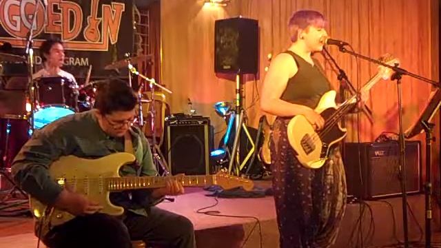 Hummus Run смотреть онлайн