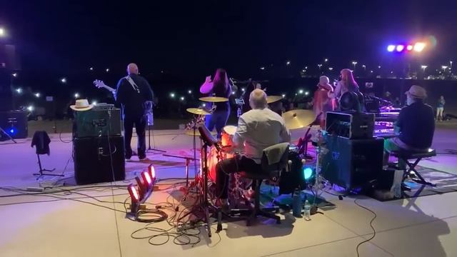 Don't Stop Believing (clip) смотреть онлайн