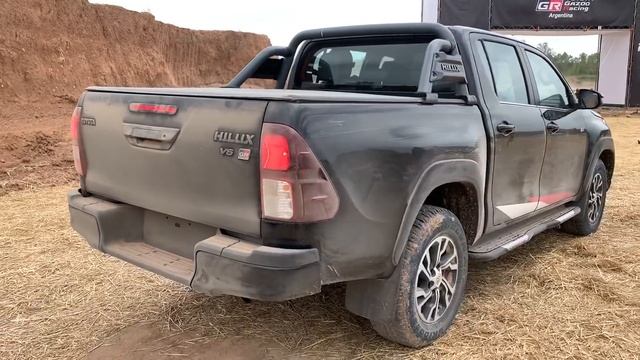 TOYOTA HILUX GANHA MOTOR V6! CONFIRA OS DETALHES EM PRIMEIRA MÃO! смотреть онлайн