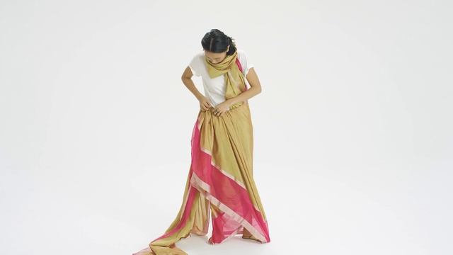 How To Drape A Sari: No. 59 Agari Drape - Maharashtra, India