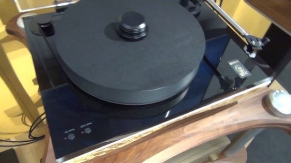 Золотое покрытие проигрывателя пластинок Gold Note Mediterraneo.