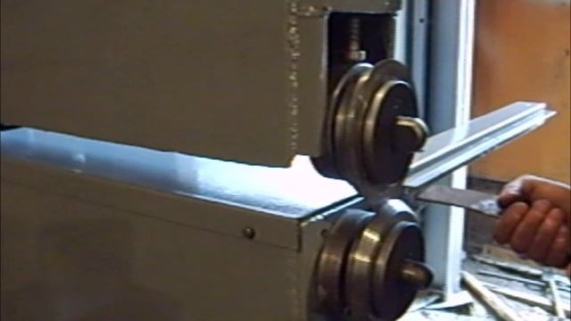 Роликовые ножницы своими руками.