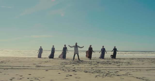 Симон Хорольский & Sisters – Океан Божьей Любви (христианская песня) Full HD