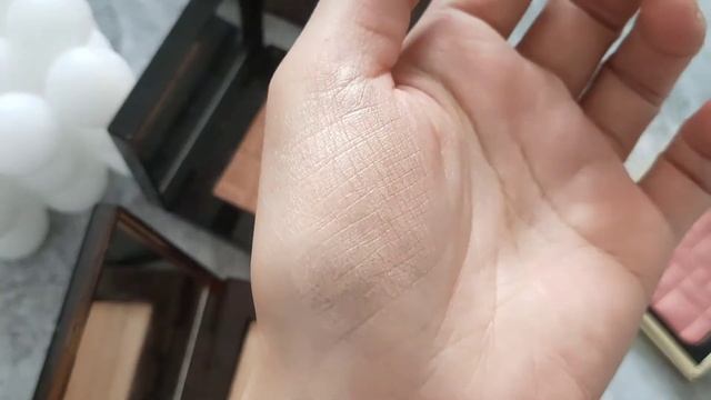 Bobbi Brown Highlighting Powder Swatches