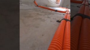 Разводка электрики по полу в гофре для частного дома