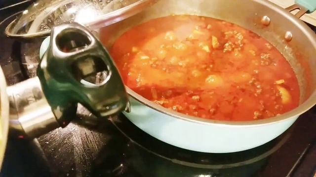 How to cook spaghetti with Ragu sauce easy.. смотреть онлайн