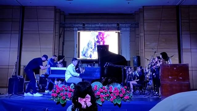 Stephano Kosak feat Fabiana Guerra - "Stairway to heaven (Escaleras al cielo)" de Led Zeppelin смотреть онлайн