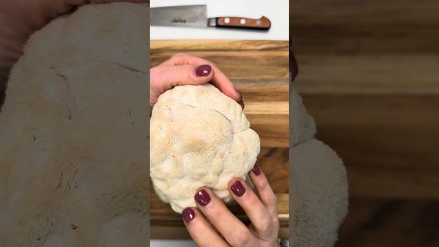Cooking with a Lion's Mane Mushroom #mushrooms #cookingtips #recipeoftheday #mealprep #foodie смотреть онлайн
