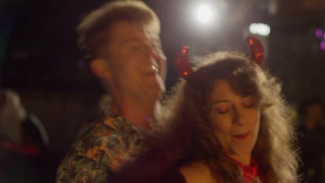 GRLwood / I'M YER DAD (Scene from "Roommate Wanted") смотреть онлайн