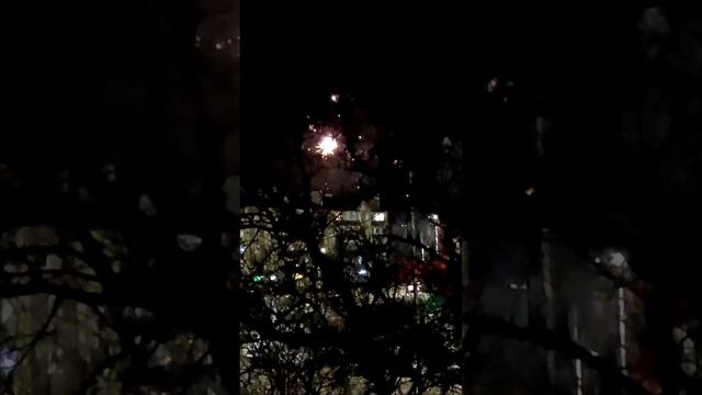 Салют 2025. Новогодний Салют. Ейск. Канал Тутси - диеты и путешествия.@tutsi-dieti смотреть онлайн