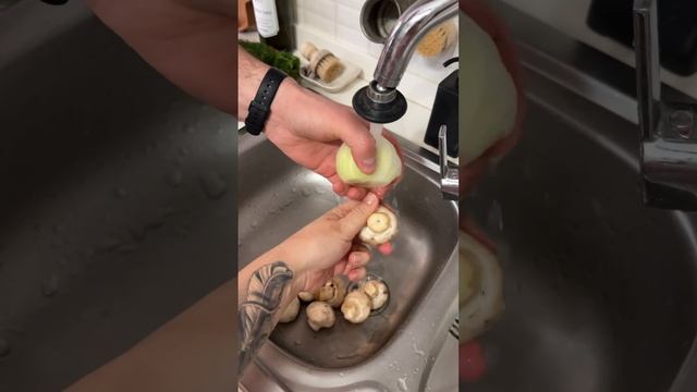 ПАСТА ИЗ ШПИНАТА С ГРИБАМИ И СЛИВКАМИ #готовимдома #рецепт ##daylivlog смотреть онлайн