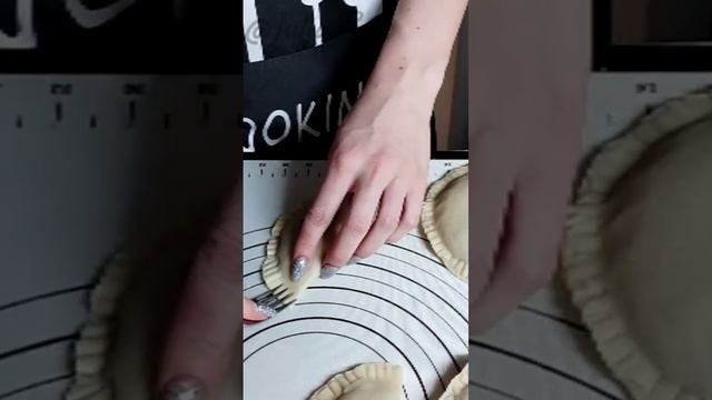 Заварное тесто на чебуреки. ⬆️ Рецепт⬆️ по ссылке смотреть онлайн