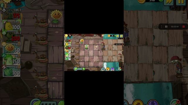 видео чуть-чуть слетело но всё равно мы играем в игру под названиемPvZ