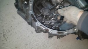 Замена втулок лапки выжима сцепления mazda demio dw