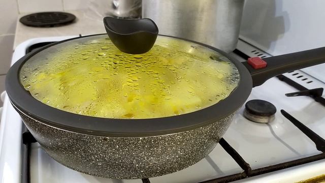 Как пожарить картошку на сковороде смотреть онлайн