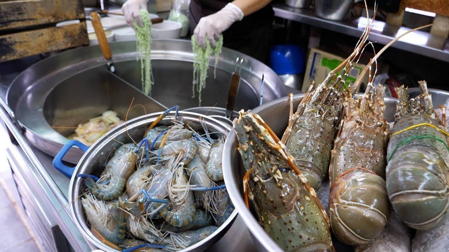 Тайская кухня. Где подают жареную лапшу, отмеченную Мишленом! Лучшие блюда из лапши в Таиланде. смотреть онлайн