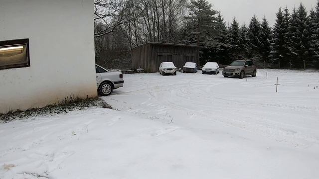 Audi quattro drifting in snow смотреть онлайн