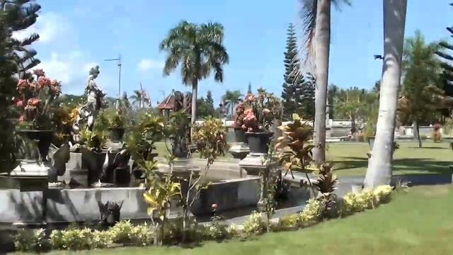 Дворец Таман Уджунг. Бали. Индонезия